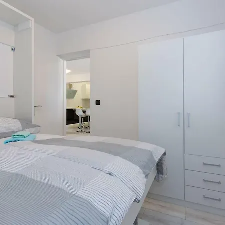 公寓 Apartman Marina 克尔克